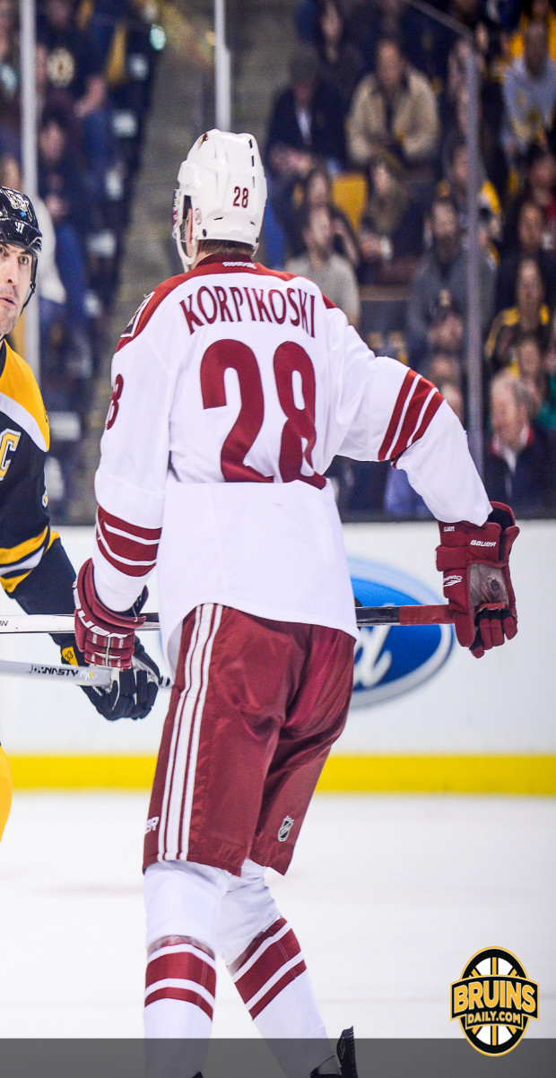 Bruins find another way to win with a strong first