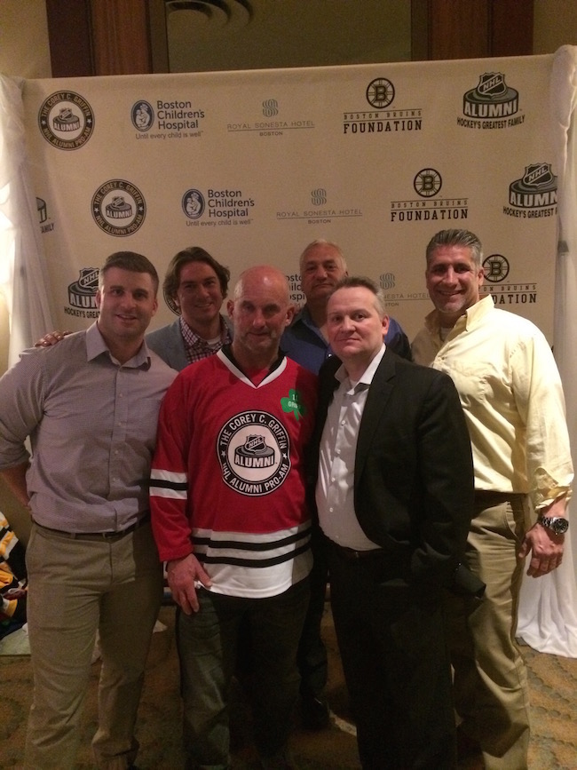 Ken Liseman poses with the NHL Alumni team after being selected during Friday's Pro-Am Draft (photo credit: Tim Rosenthal)